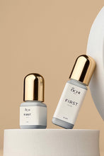 Lade das Bild in den Galerie-Viewer, Kleber FIRST von OhOchi